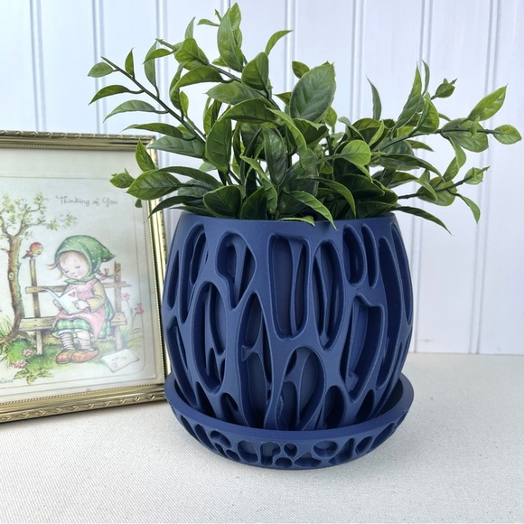 Indoor Flower Pot, The Slime Planter Pot, Houseplants, Ecofriendly - Picture 1 of 11